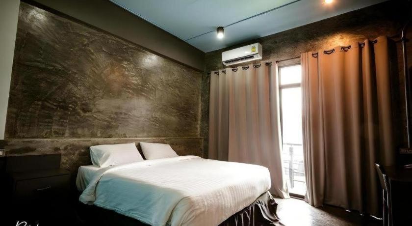 Pornsiri Hotel Sisaket Exterior foto