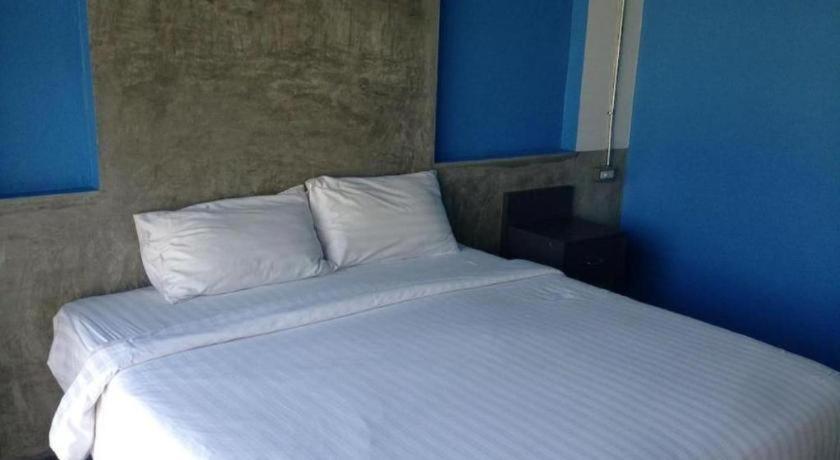 Pornsiri Hotel Sisaket Exterior foto