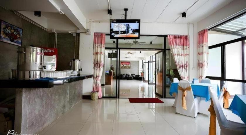 Pornsiri Hotel Sisaket Exterior foto