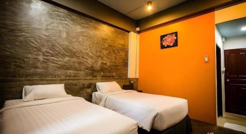 Pornsiri Hotel Sisaket Exterior foto